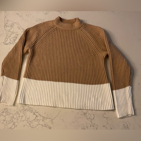Banana Republic tan/cream sweater - Picture 3 of 10